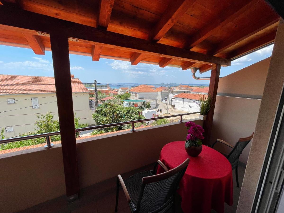 Apartments Iva Pakoštane Esterno foto