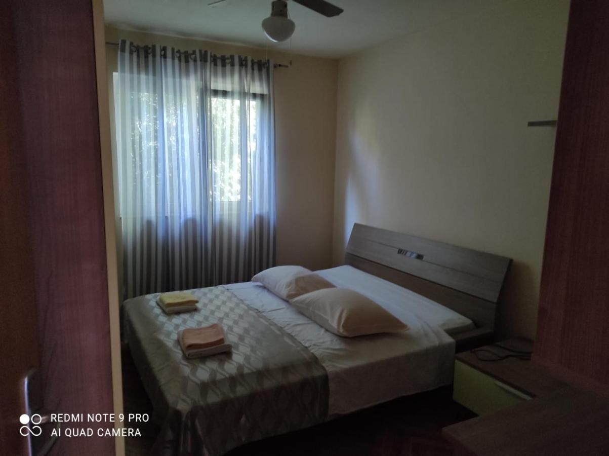 Apartments Iva Pakoštane Esterno foto