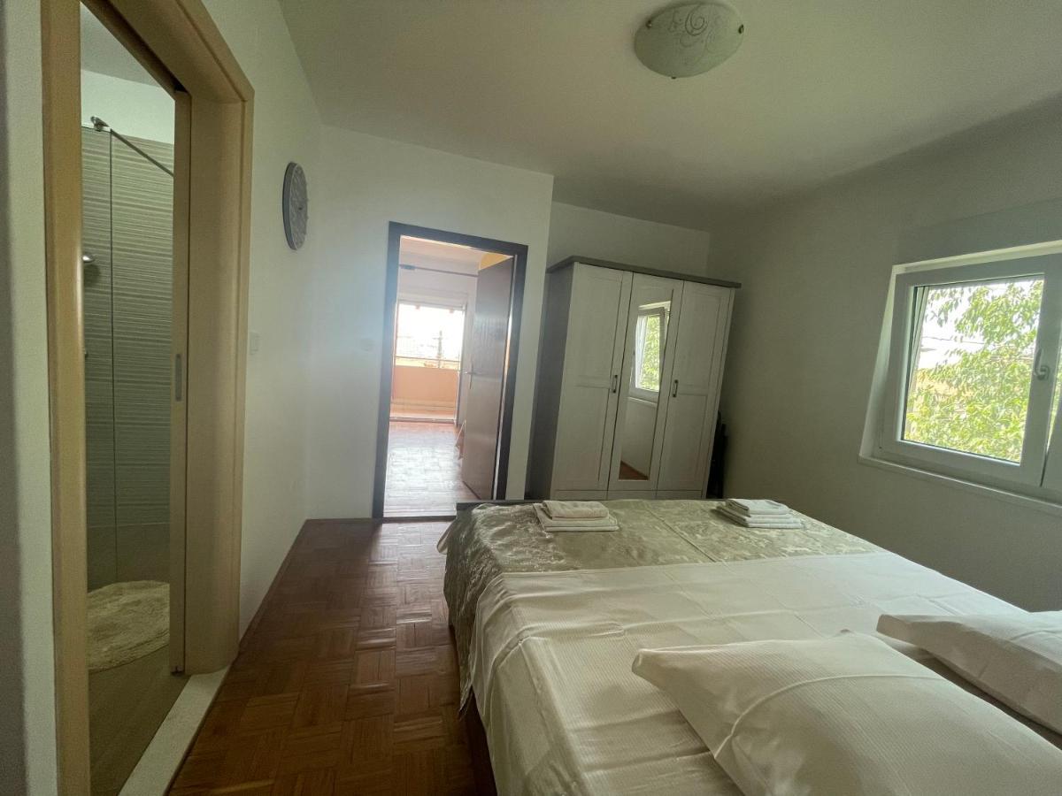 Apartments Iva Pakoštane Esterno foto
