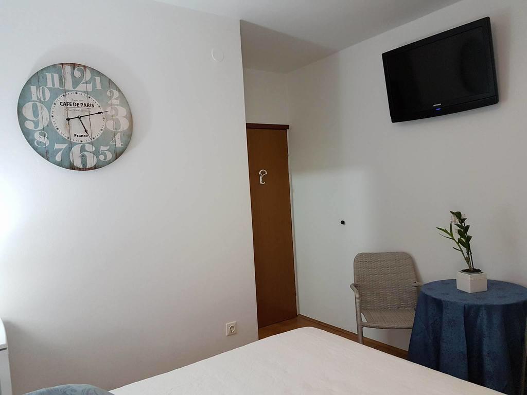 Apartments Iva Pakoštane Esterno foto