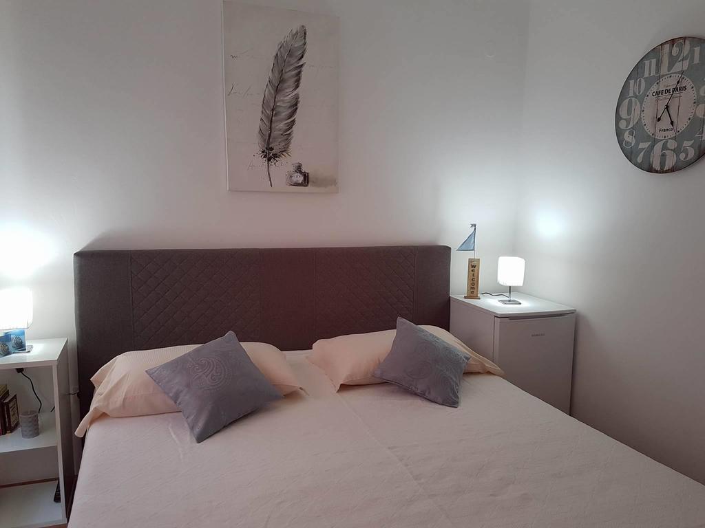 Apartments Iva Pakoštane Esterno foto